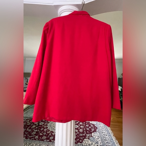 Sag Harbor women’s red two buttons , textured size 18 Blazer. - Picture 2 of 6